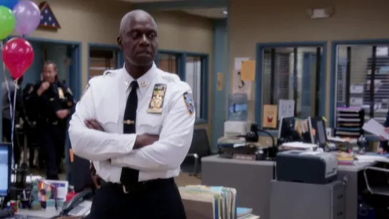 brooklyn nine-nine |1x16| эмоциональный капитан