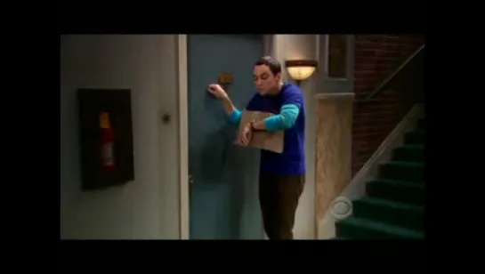 the big bang theory Шелдон  стучит в дверь