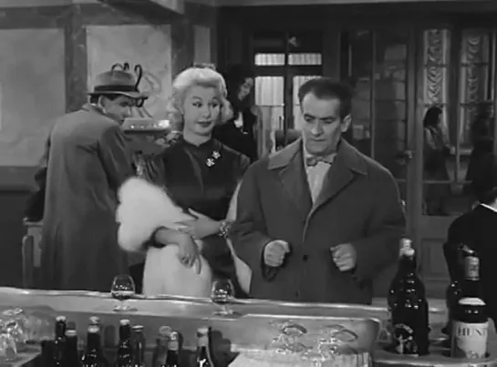 Comme un Cheveu sur la Soupe (1957)