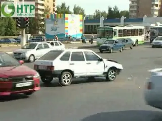 Девятка протаранила внедорожник