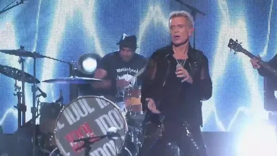 Billy Idol Performs 'Rebel Yell'