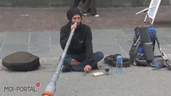 Its great! Street hang drum in Tromso, Norway ⁄ Уличный музыкант в Норвегии