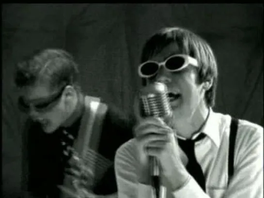 The Hives - A.K.A. I-D-I-O-T