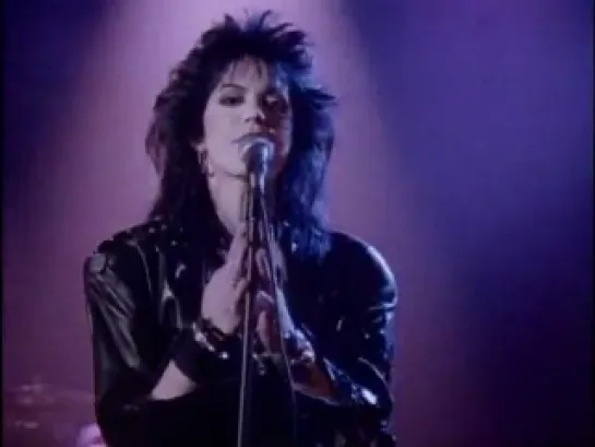 Joan Jett & The Blackhearts - I Hate Myself For Loving You