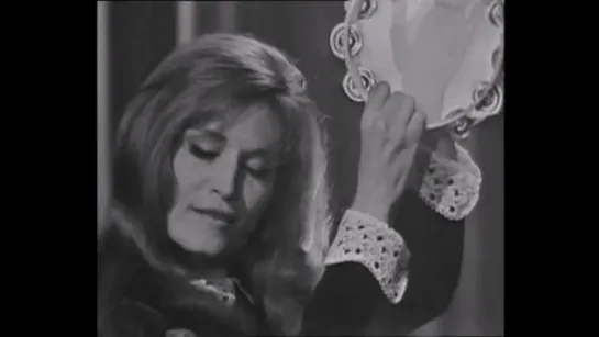 Dalida ♫ Petit homme ♪ 16/02/1967 (Palmarès des chansons)