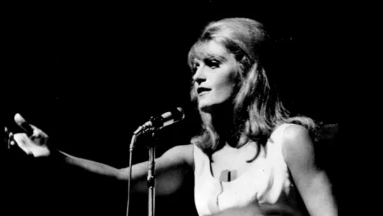 Dalida ♫ Sois heureux (live Olympia '64) [Audio]