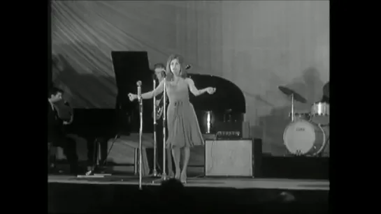 Dalida ♫ Ne lis pas cette lettre (Live in Sofia) ♪ 1964