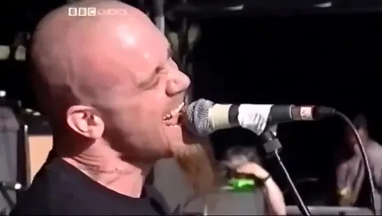 Queens Of The Stone Age - Pilton, UK 2002 HD (w Dave Grohl)