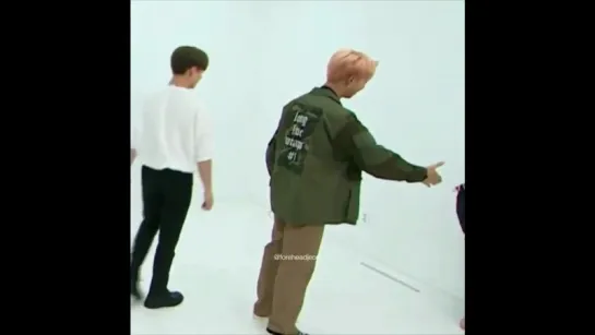 namjoon handshake
#BKB