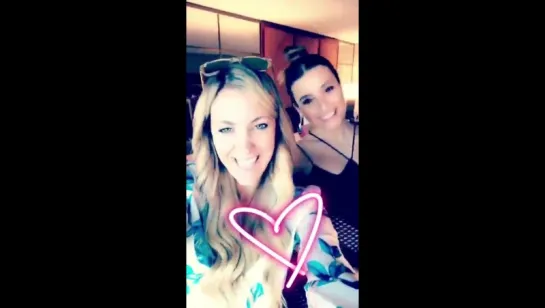 Lea and Sarah Potempa before the Billboard Music Awards (May 21, 2017)