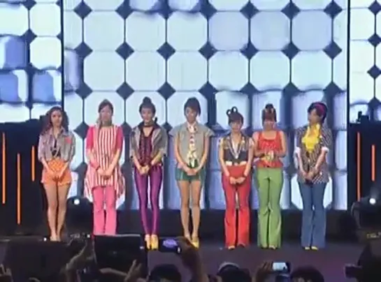 [Clip] 110710 T-ara - Why Are You Being Like This + Roly Poly @ Dungeon Fighter Festival 2011