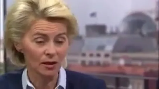 Ursula von der Leyen, glücklich weil ihre Kinder nicht im Krieg sterben müssen!