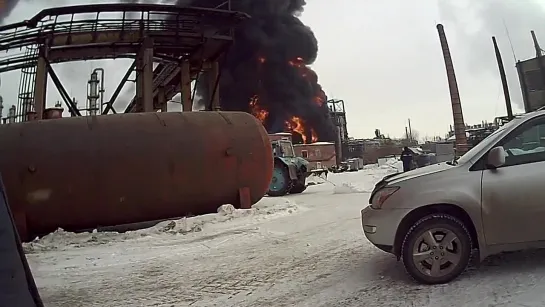 Взрыв на заводе СК в Омске. Видео с пожара внутри завода 3!