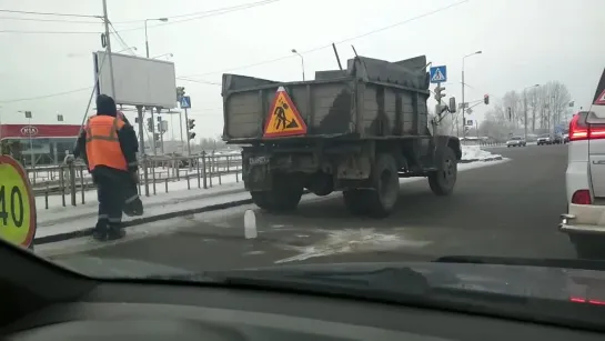 Ремонт омских дорого с помощью воды (18.01.2019)