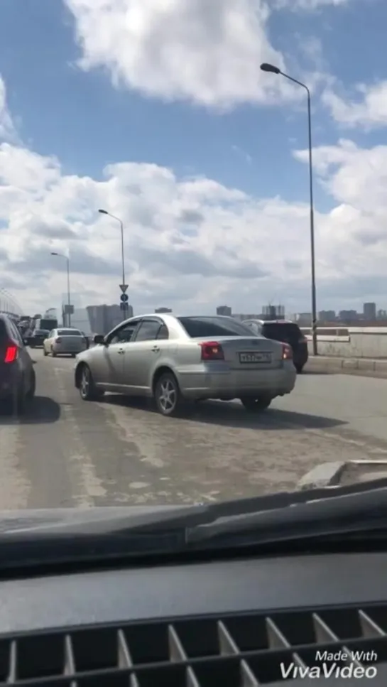 Съезд с метромоста задним ходом (27.04.2019)