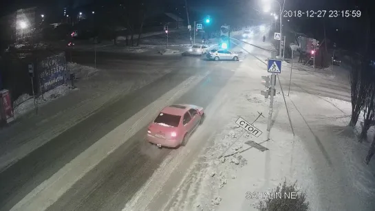 Момент авраии на ул. Демьяна Бедного / Полторацкого (28.12.2018)