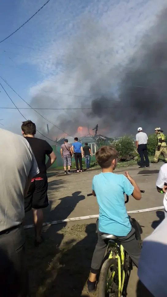 Крупный пожар на ул. Восточная (13.06.2020)