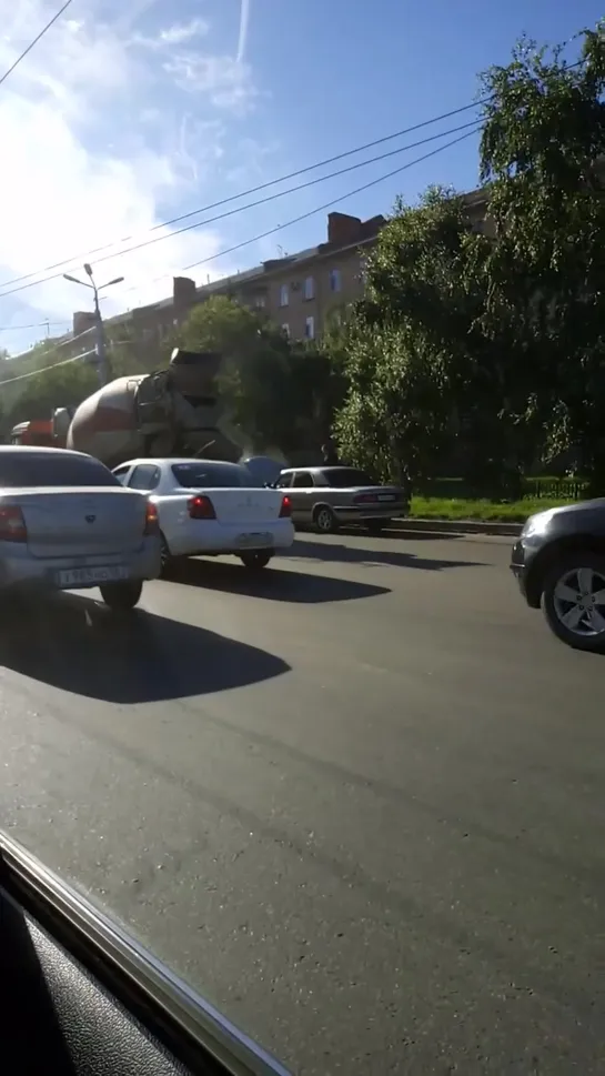 Возгорание Волги на Ленинградской площади (01.07.2019)