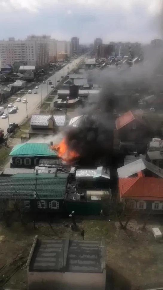 Пожар в частном секторе на ул. Омская (27.04.2019)