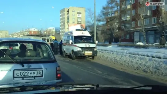 Лобовое столкновение на набережной в Омске (10.01.2015)