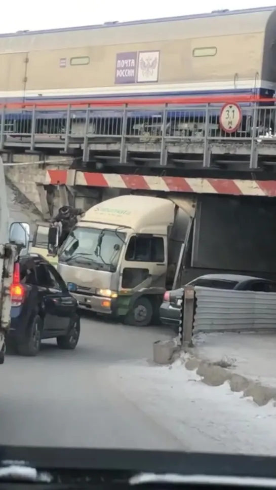 Застрял в туннеле на Серова (19.11.2019)