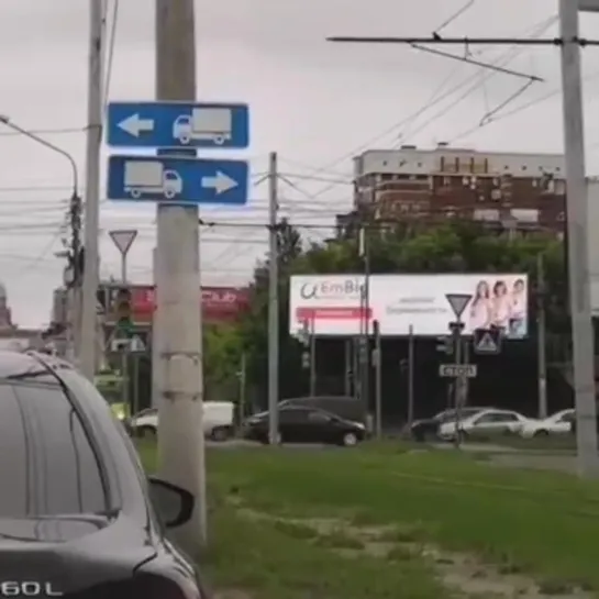 Глючит светофор на ул. Маршала Жукова (27.06.2019)