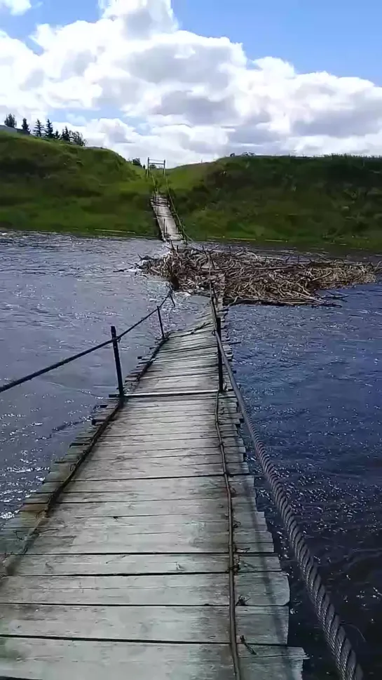 Смыло мост в Кормиловском районе (22.06.2019)