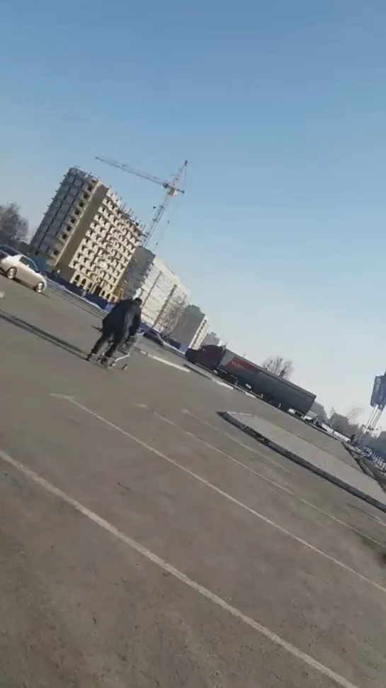 Катаются в телеге у Ленты на Московке (24.03.2019)