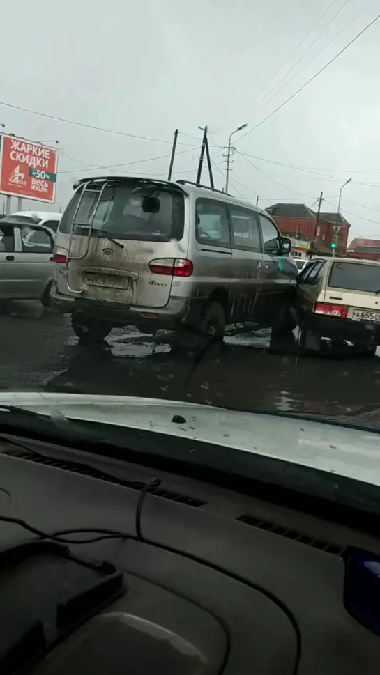 Авария на ул. Барнаульская (25.07.2019)