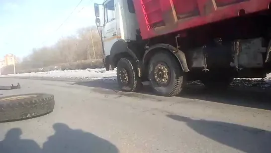 Учебный авто наехал на водителя грузовика по ул. Заозерная (01.03.2019)