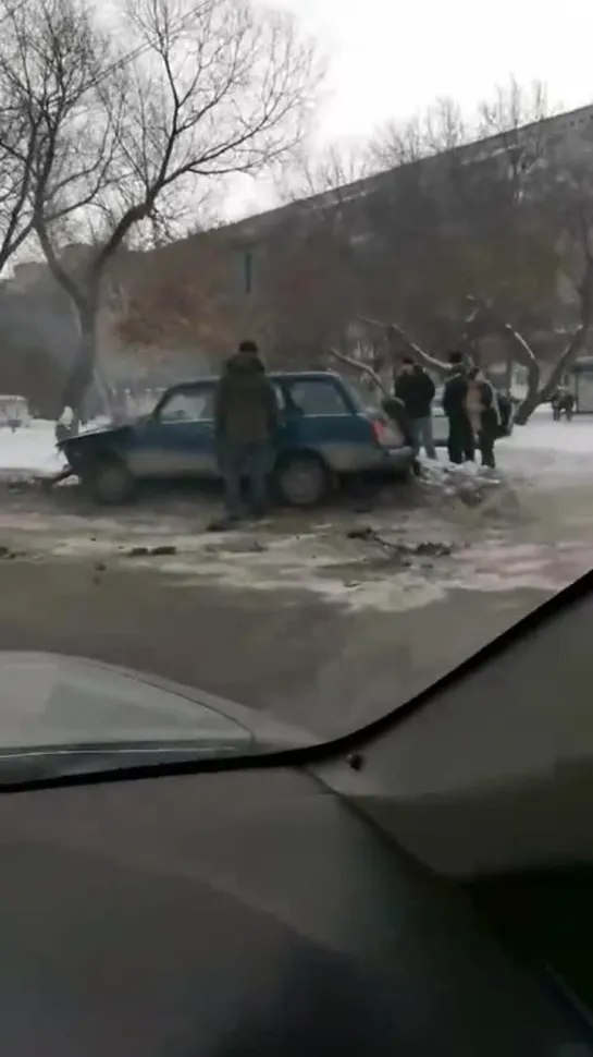 Последствия ДТП с такси на ул. Кирова (17.02.2019)