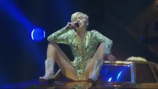 Miley Cyrus Bangerz Tour Live from London ( full)