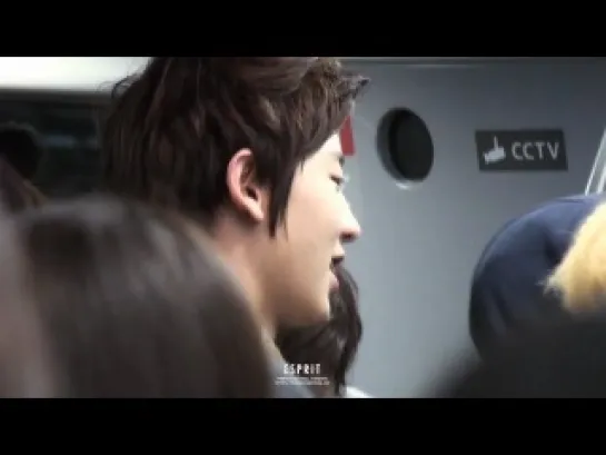 [FANCAM] 130120 @ Airport | Chanyeol cute