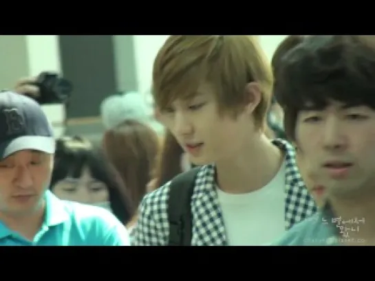 [FANCAM] 120609 Chanyeol at Incheon Airport (Going to Taiwan)