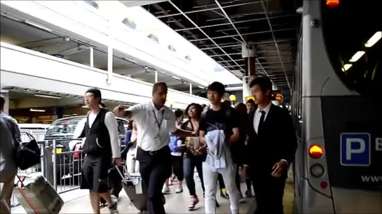 [FANCAM] 120621 EXO-K arriving at heathrow - Baekhyun focus