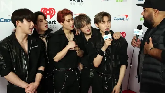 [Рус.саб][181201] MONSTA X On Celebrating Christmas + Receives Surprise Gift At KISS Jingle Ball @ 102.7KIISFM