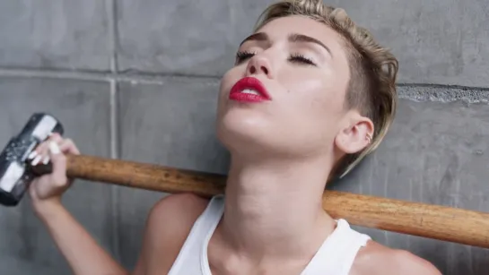 Miley Cyrus - Wrecking Ball