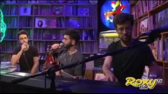 Il Volo - Can't Help Falling In Love (Roxy Bar di Red Ronnie 03/05/18)