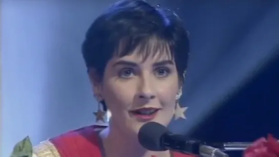 Enya - Book Of Days (Top of the Pops, 23.07.1992) UK ~ LIVE!