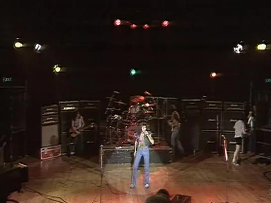 AC/DC - At The Hippodrome Golders Green London Live 27. 10. 77 (2003)