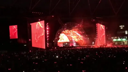 AC/DC  and Axl Rose - Highway to Hell (London. Olympic Stadium. 5. 06. 2016)