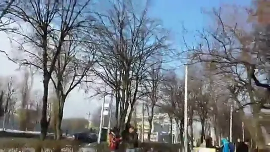 Момент взрыва в Харькове во время шествия нацистов 22.02.2015