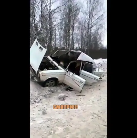 Последствия ДТП в Ярославском районе вблизи деревни Якунники