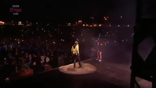 Jay-Z, Rihanna - «Run This Town» (Live @ Hackney Weekend)