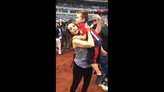 alyssa milano ▪ mlbasg2018 {with milo}