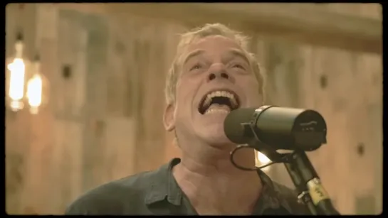 Garou - Le petit pain au chocolat (Clip Officiel)