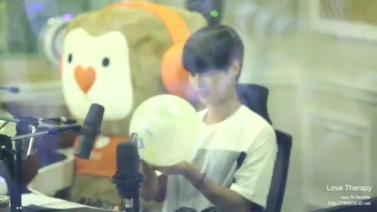 150602 VIXX N KPOP 오픈스튜디오. 스탈라잇풍선을 찾았다고 불어서 보여주는 학연이ㅠㅠㅠ