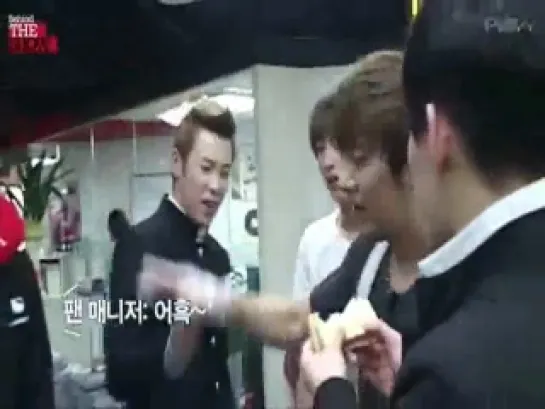 [SHOW] 20.05.11 | BLOCK B Behind MTV The Show (2/3)