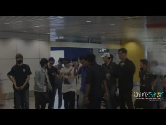 [FANCAM][2012.05.25]  U-kwon Dancing (Block B Arrival in Malaysia)