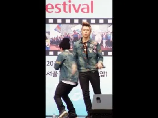 [FANCAM][2012.05.12] Wanna B (P.O Focus) @ Youth Volunteer Festival